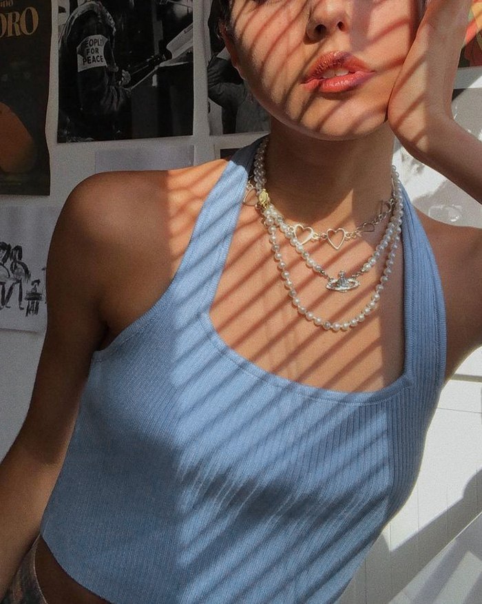 EMMIOL Hanging Neck Knit Top