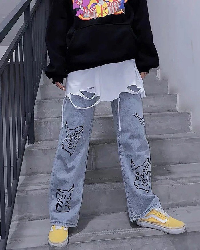 EMMIOL Pantalones vaqueros de Pikachu de dibujos animados de Harajuku