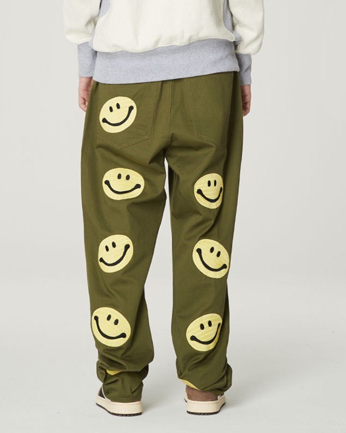 EMMIOL Men's Smiley Embroidered Cargo Pants
