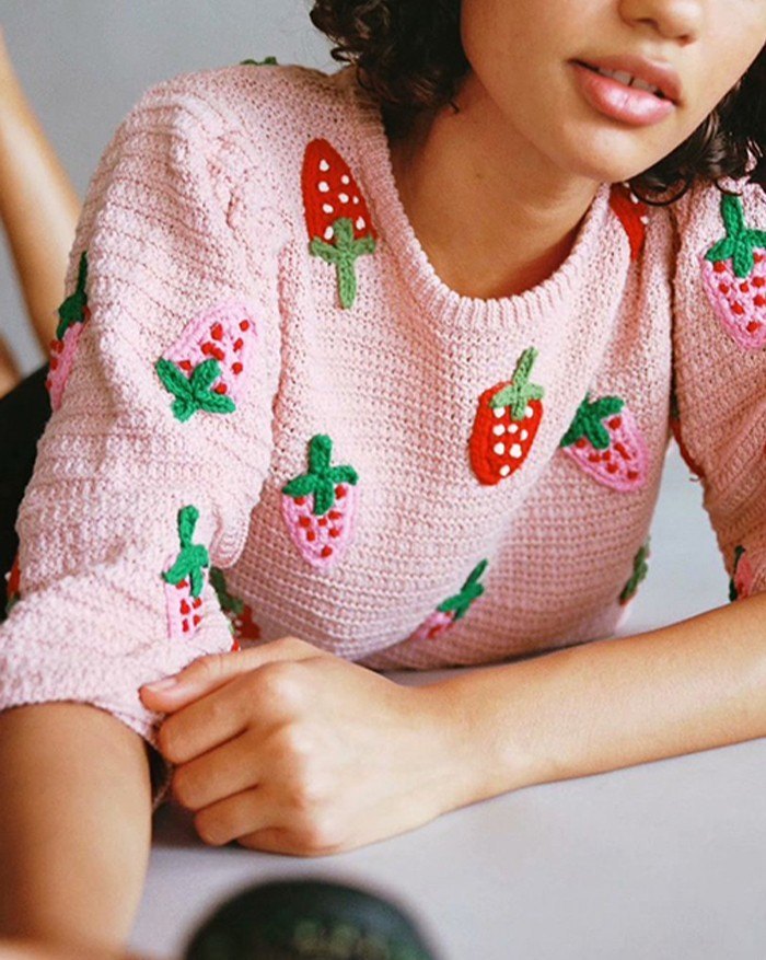 EMMIOL Erdbeer Applique Pullover