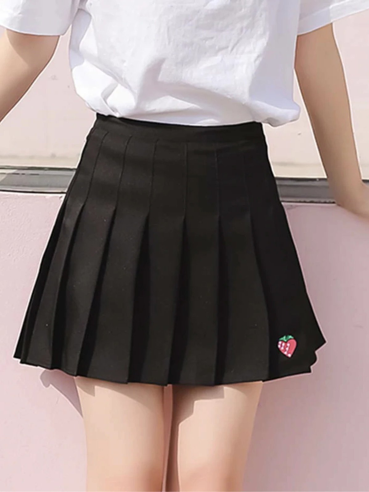 EMMIOL Strawberry Graphic Pleated Skirt