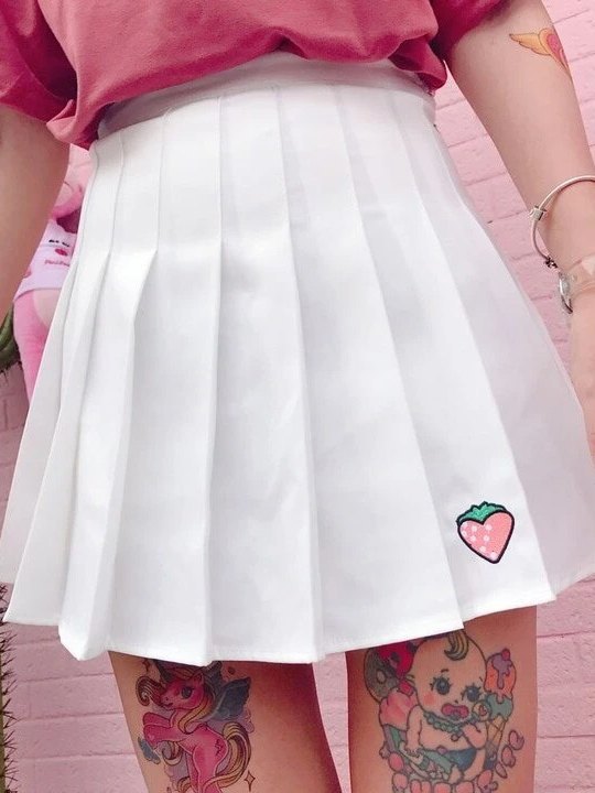 EMMIOL Strawberry Graphic Pleated Skirt