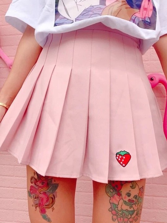 EMMIOL Strawberry Graphic Pleated Skirt