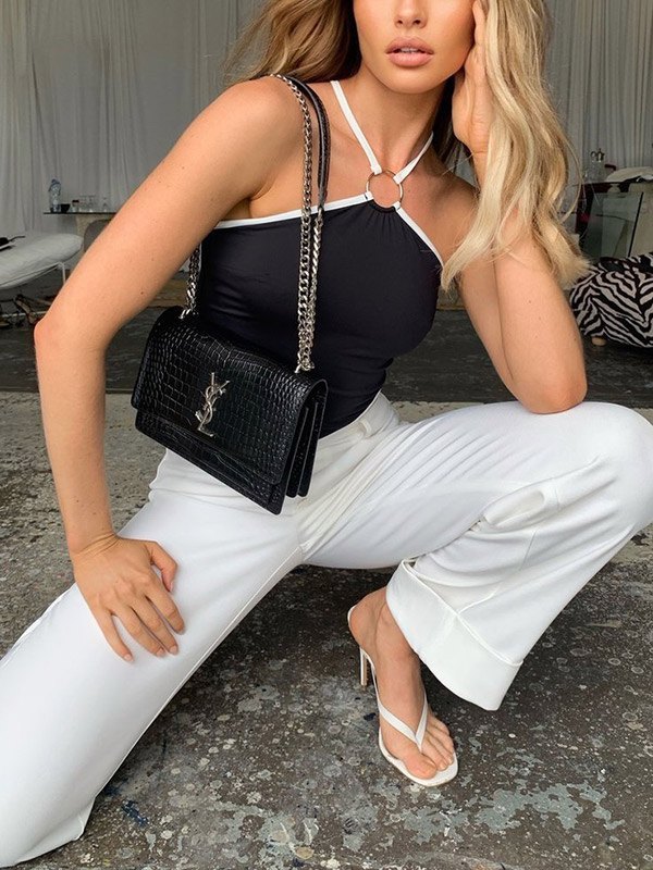 EMMIOL Top de tirantes asimétrico con cuello halter en contraste