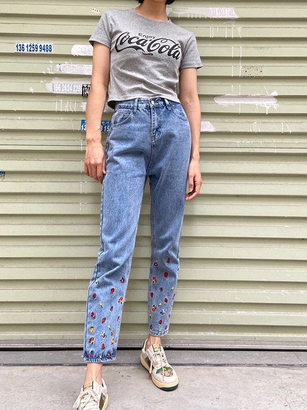 EMMIOL Flower Embroidered Boyfriend Jeans