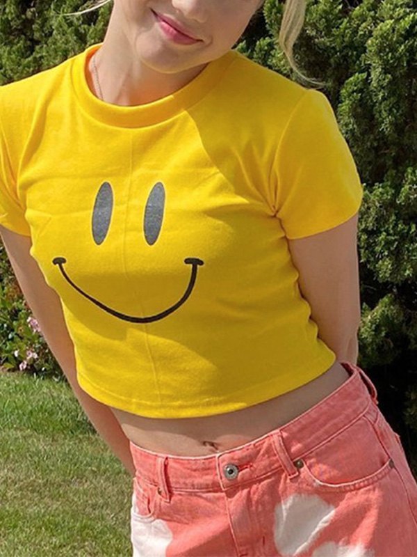 EMMIOL Smiley Face Graphic Crop Top