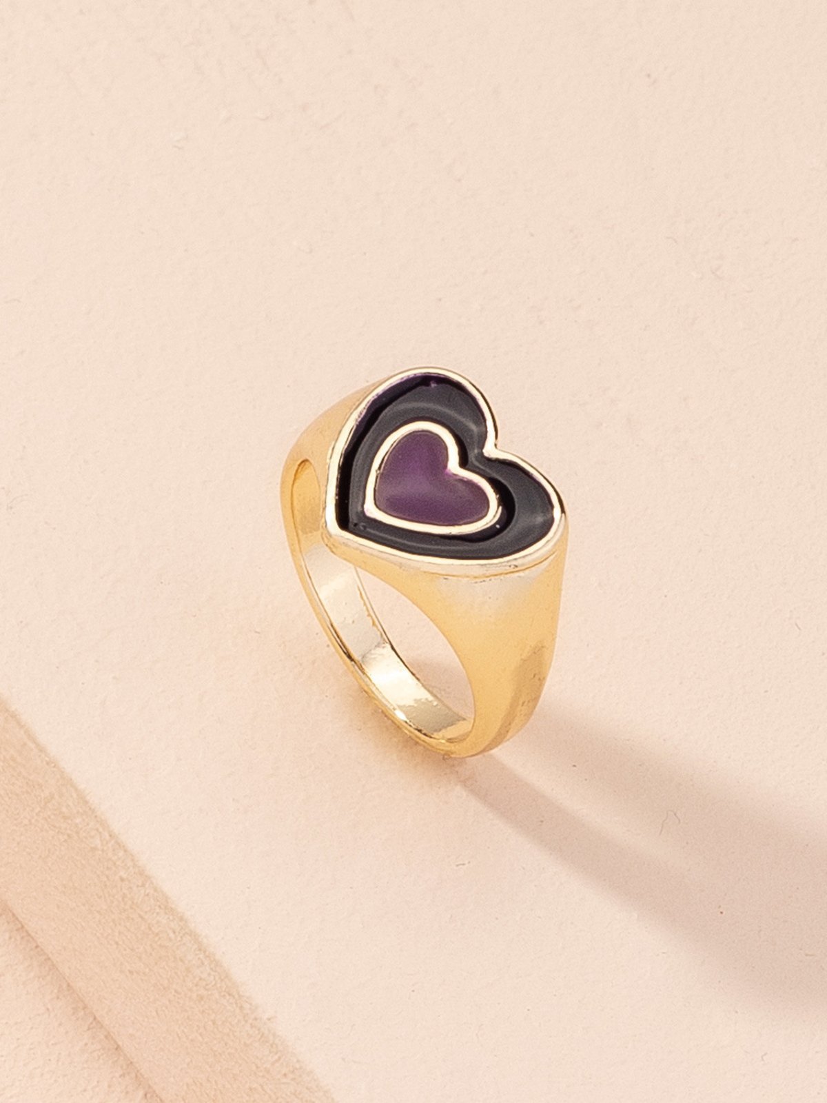 EMMIOL Gradient Heart-shaped Ring