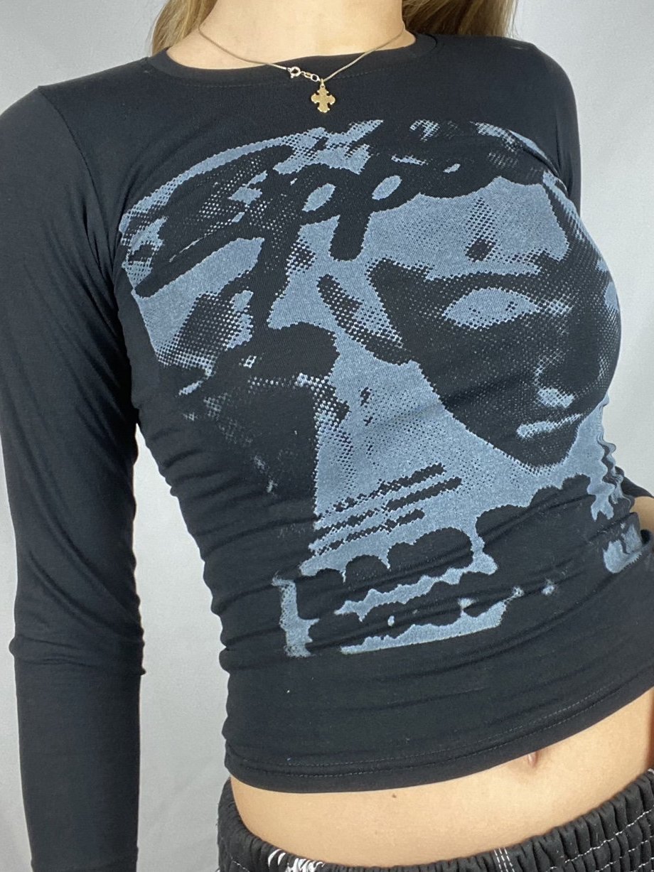 EMMIOL Pixel Face Print Long Sleeve Tee