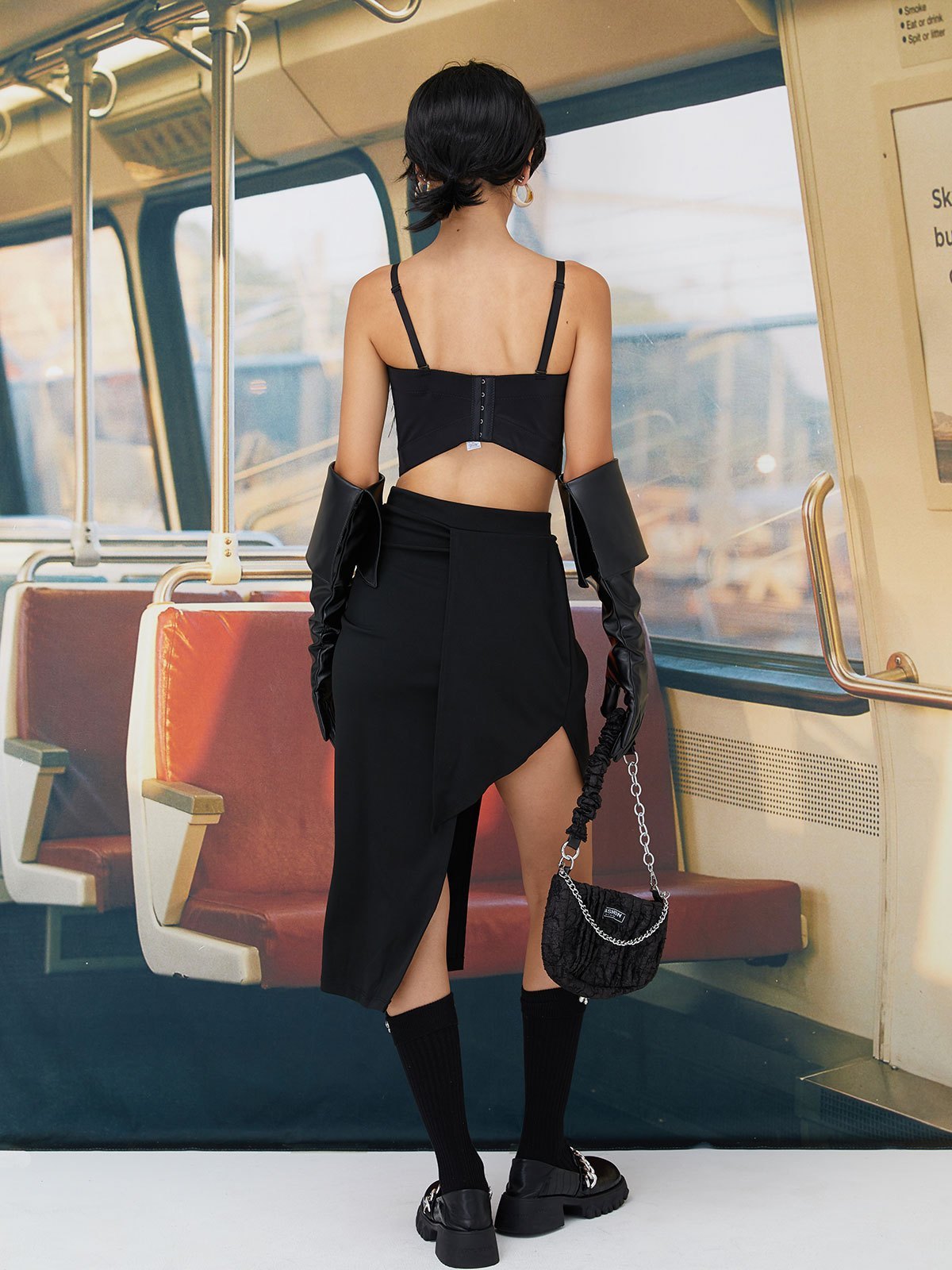 EMMIOL Top estilo corsé con detalle de plumas