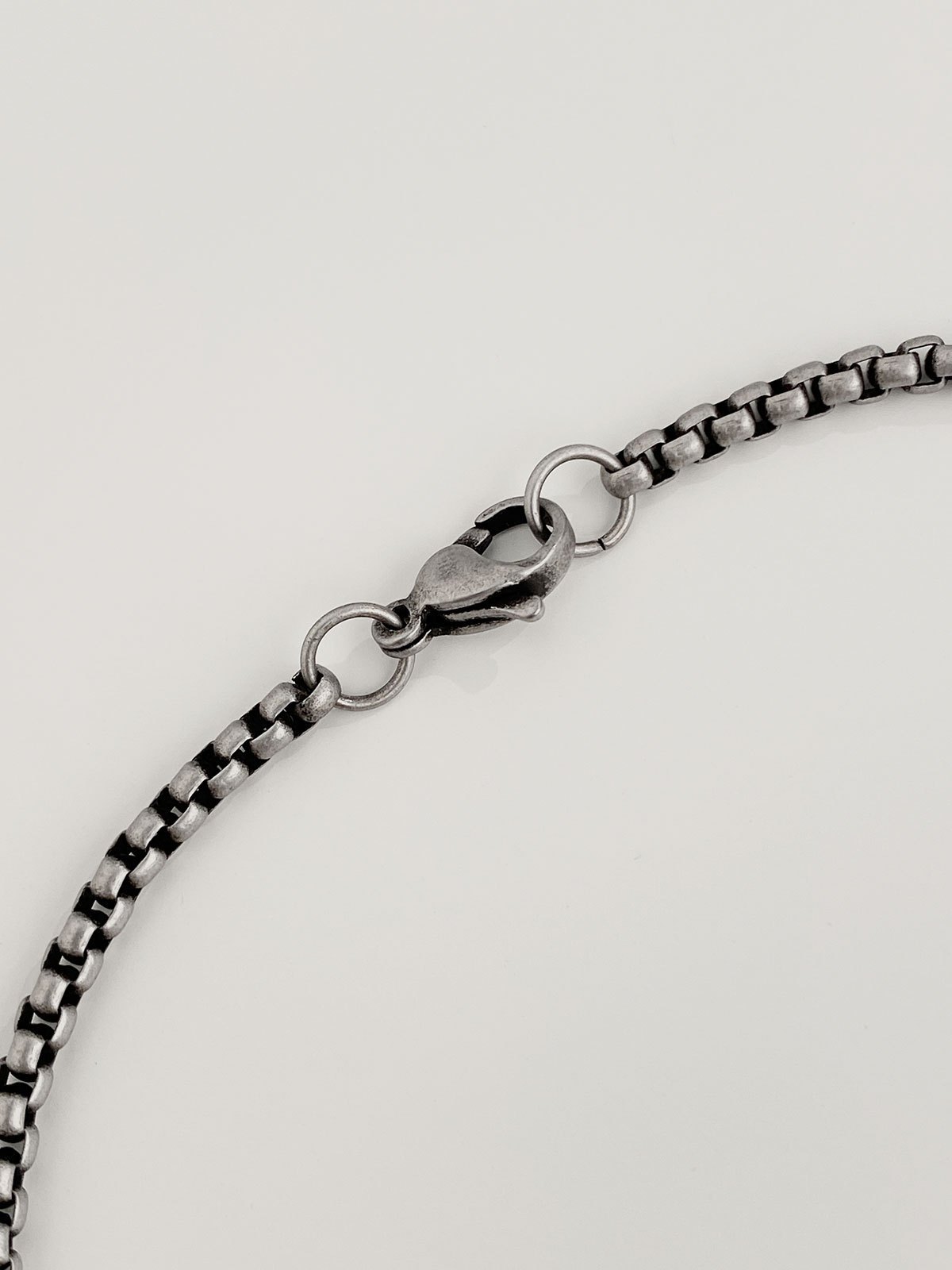 EMMIOL Collar con dije de calavera india para hombre