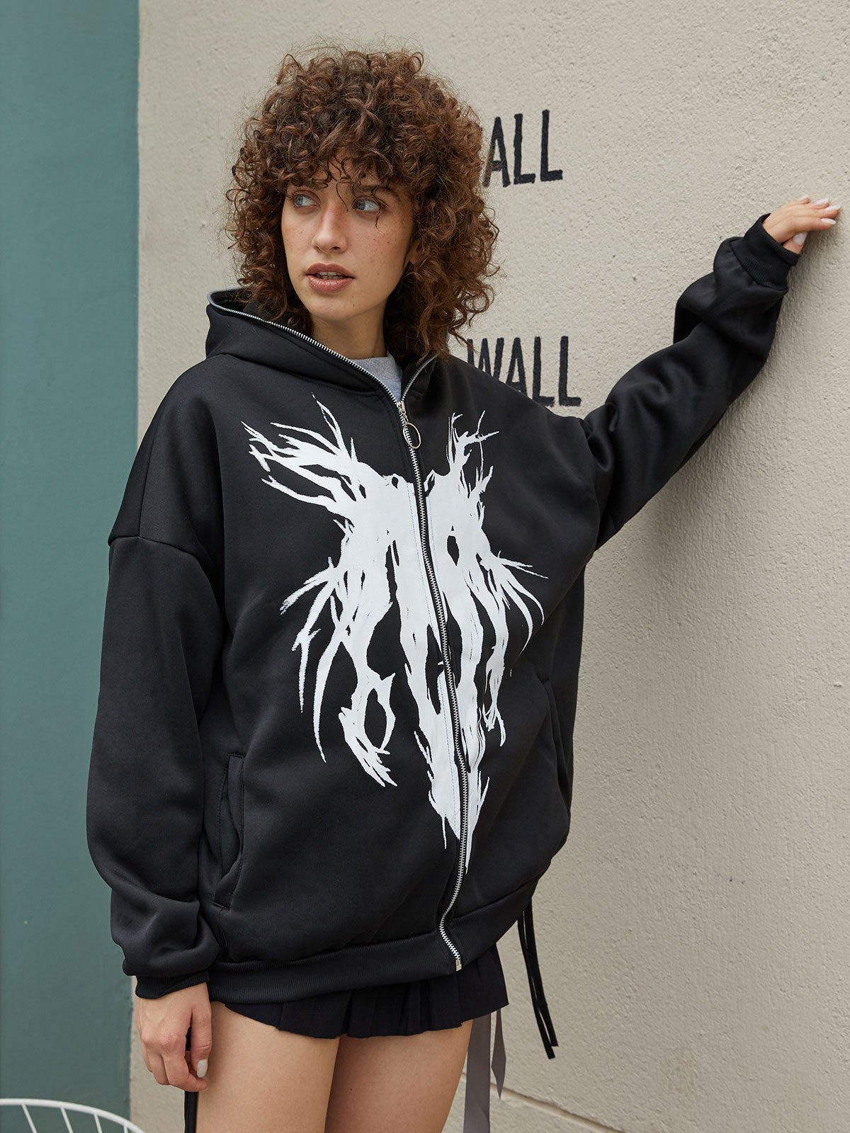 EMMIOL Übergroßer Hoodie mit Reißverschluss im Gothic-Print