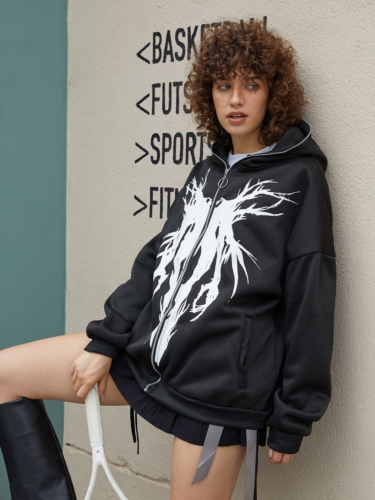 EMMIOL Übergroßer Hoodie mit Reißverschluss im Gothic-Print