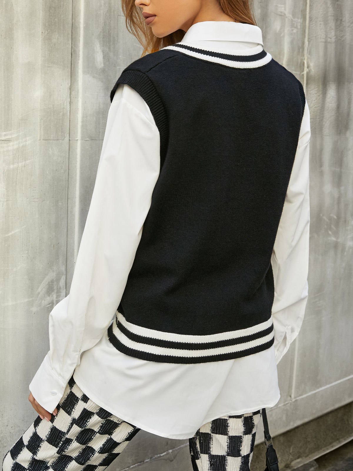 EMMIOL V Neck Contrast Stripe Sweater Vest