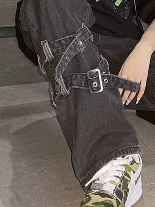 EMMIOL Washed Buckle Strap Boyfriend Jeans