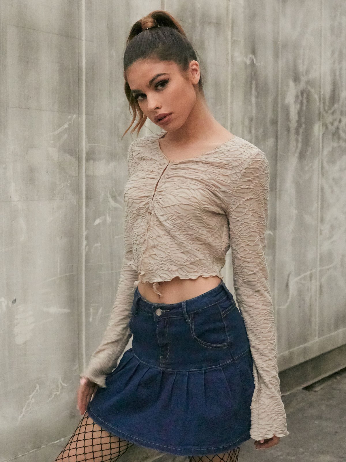 EMMIOL EMMIOL Textured Long Sleeve Split Crop Top