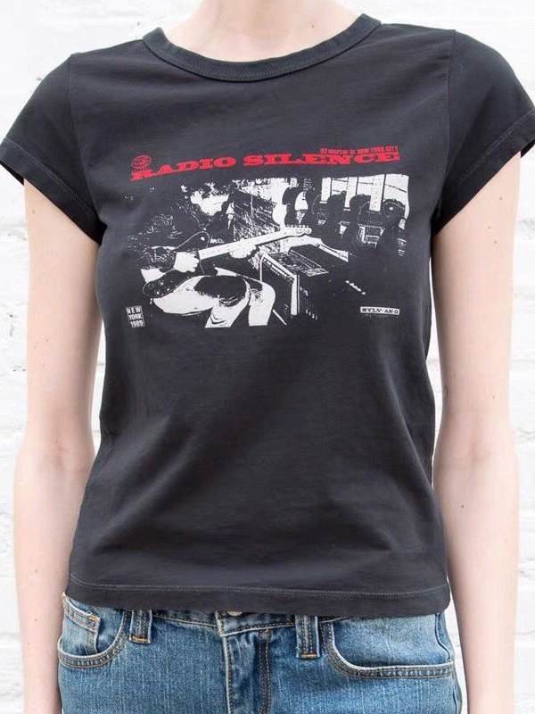 EMMIOL Radio Silence Graphic Crop Top