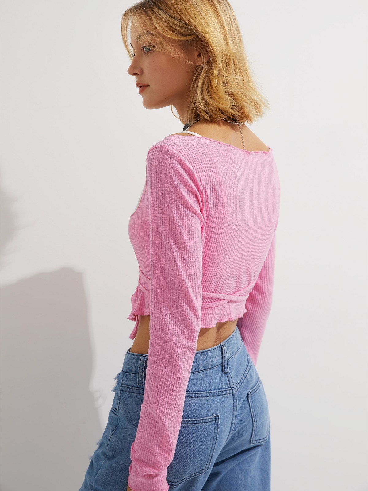 EMMIOL Blusa corta con cordones y manga larga dividida de Emmiol