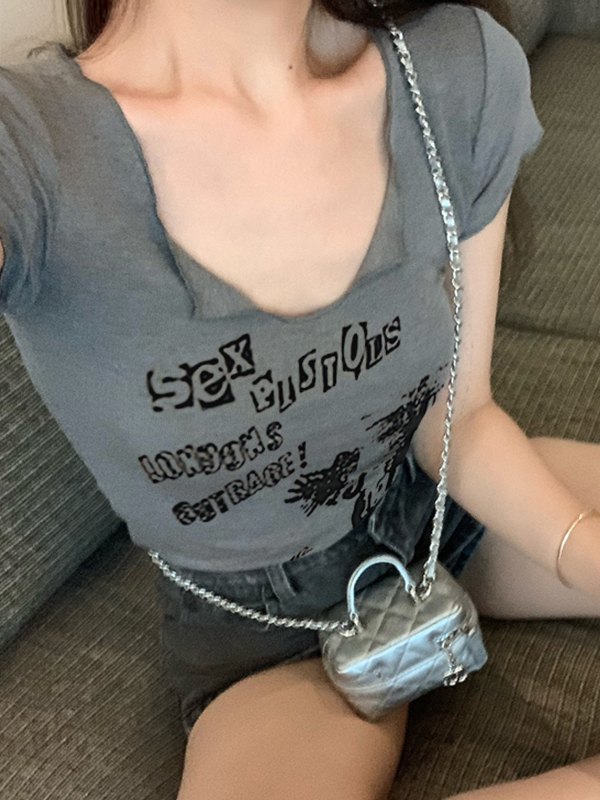 EMMIOL EMMIOL Vintage Splashed Butterfly Print Crop Top