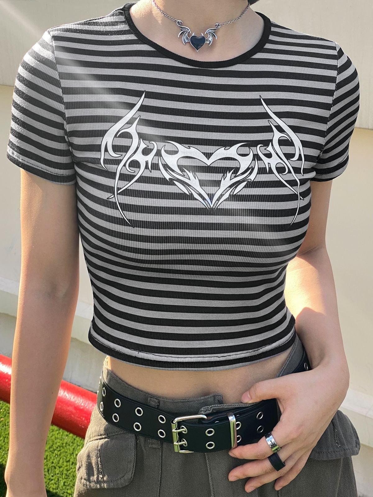 EMMIOL Tribal Heart Pattern Striped Crop Top