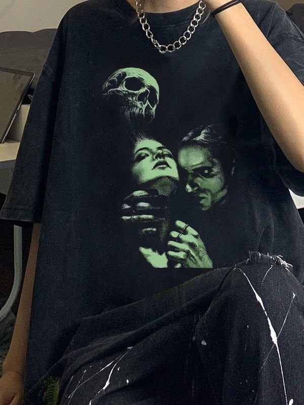 EMMIOL Skull Figure Graphic Tee