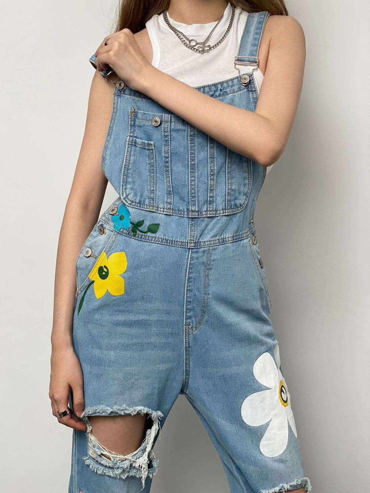 EMMIOL Overol de mezclilla con estampado floral desgastado