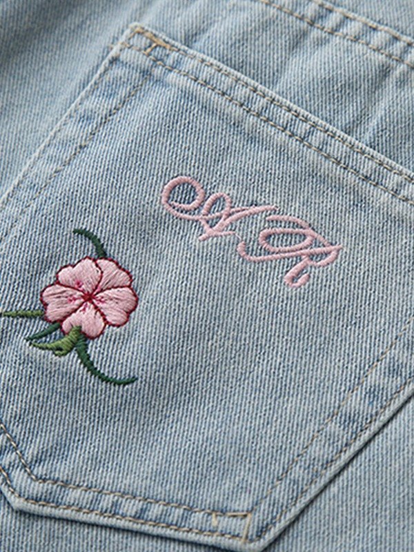 EMMIOL Light Wash Floral Embroidery Denim Shorts