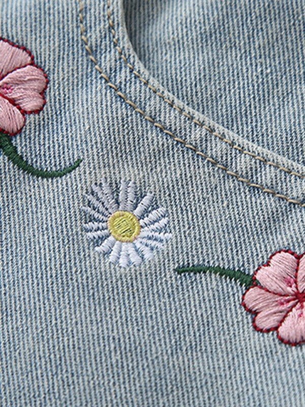 EMMIOL Light Wash Floral Embroidery Denim Shorts