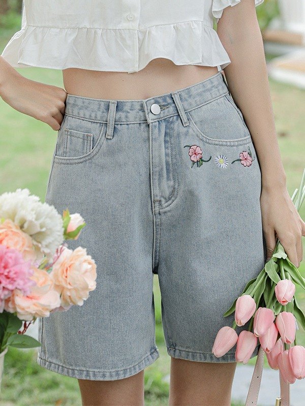 EMMIOL Light Wash Floral Embroidery Denim Shorts