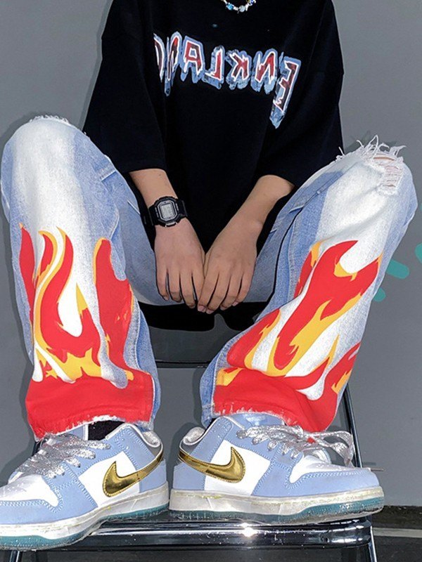 EMMIOL Zerrissene Jeans mit gebleichtem Flammenmuster