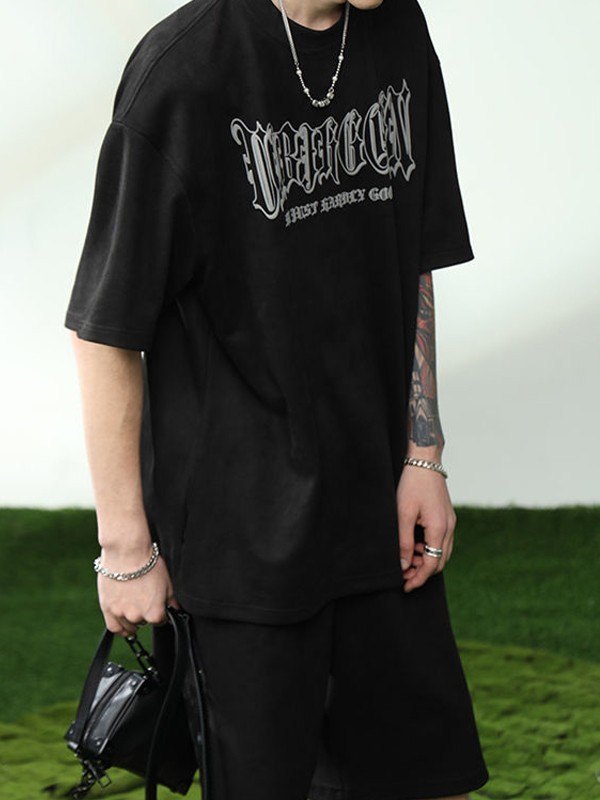 EMMIOL Camiseta con estampado de luna y letras góticas para hombre
