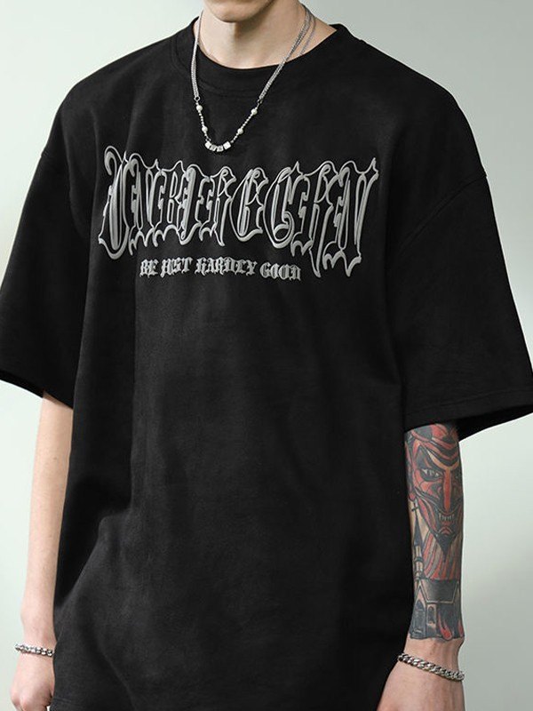 EMMIOL Camiseta con estampado de luna y letras góticas para hombre