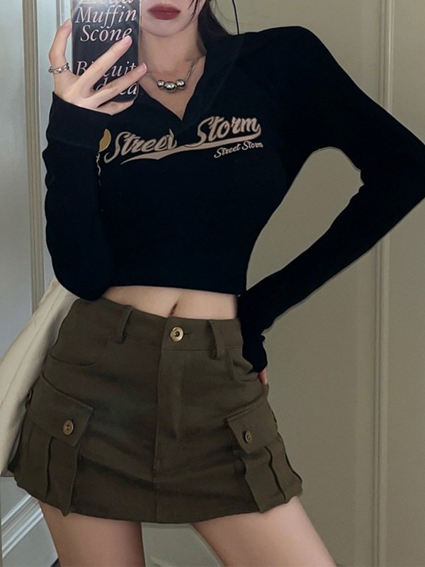 EMMIOL Street Storm Graphic Knit Crop Top