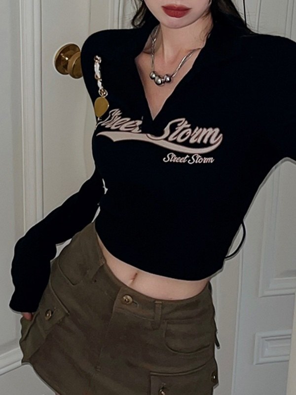 EMMIOL Street Storm Graphic Knit Crop Top