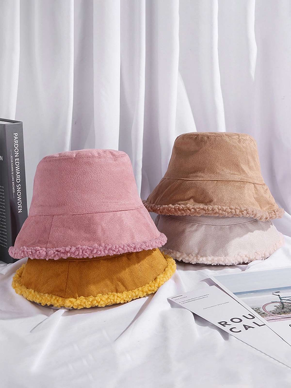 EMMIOL Reverse Fleece Bucket Hat