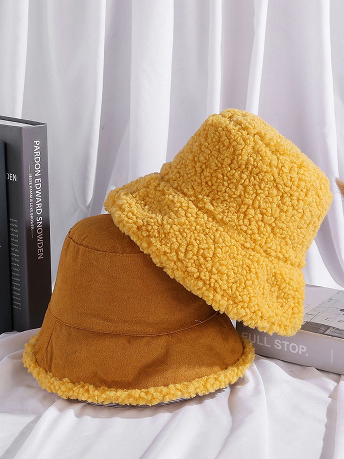 EMMIOL Reverse Fleece Bucket Hat