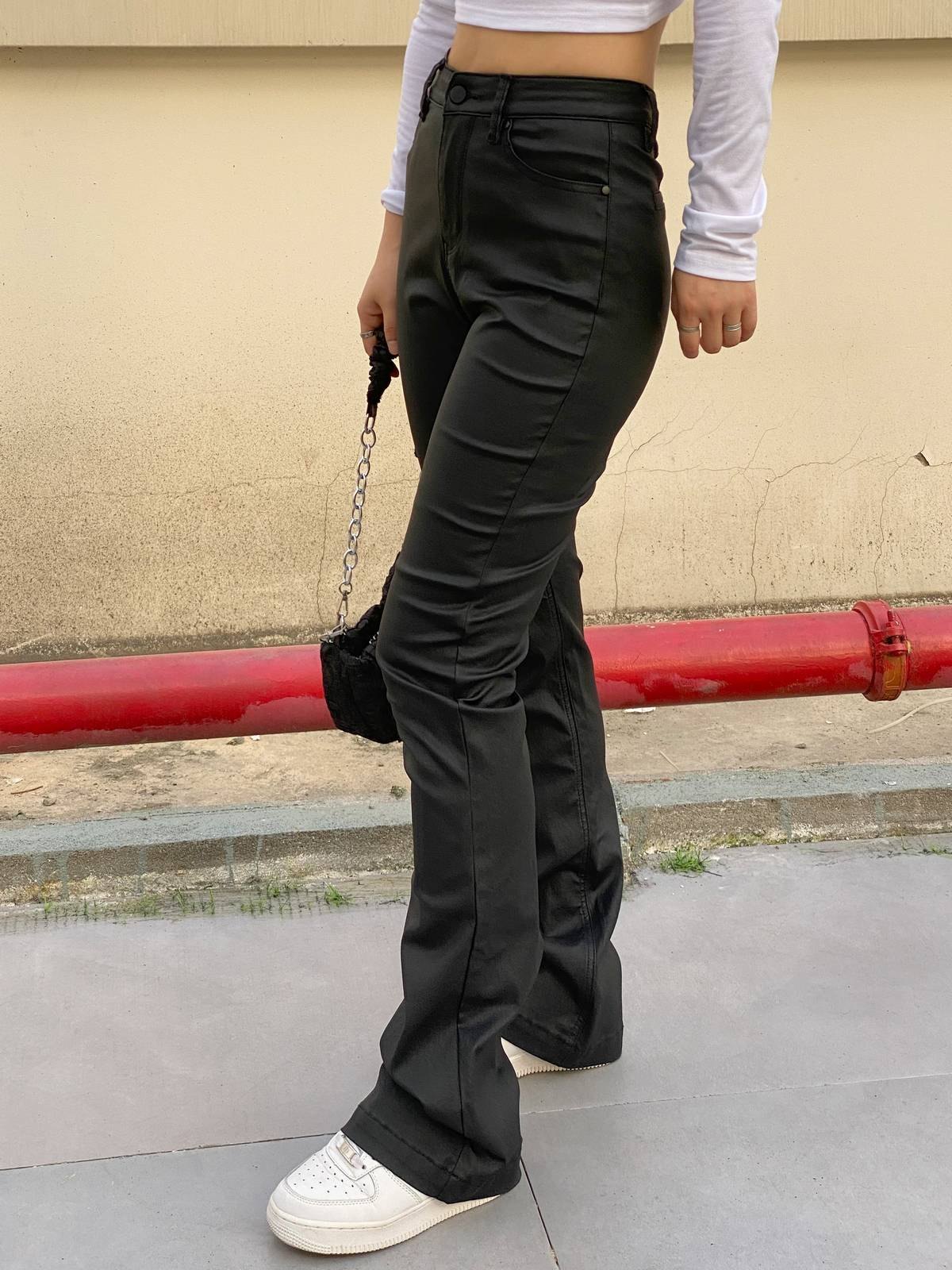 EMMIOL Pantalones negros de cuero sintético de pierna recta