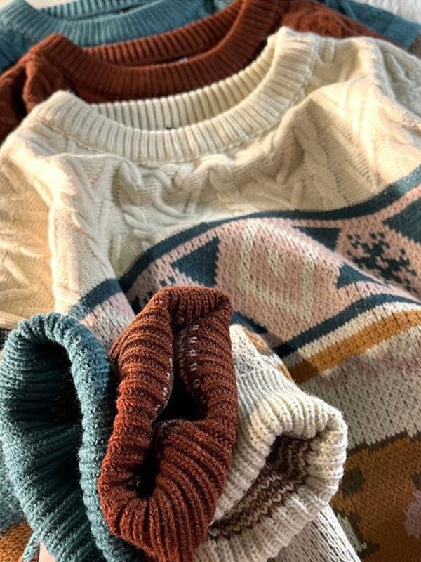 EMMIOL Men's Cartoon Bear Jacquard Knit Sweater