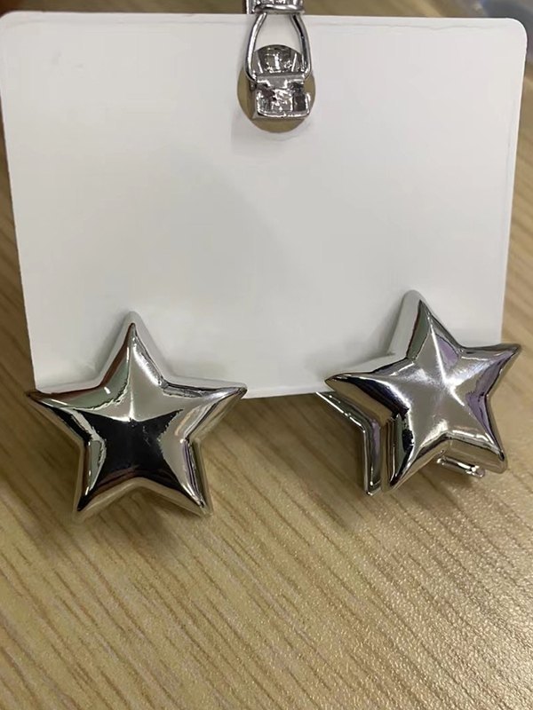 EMMIOL Aretes Metálicos Con Patrón De Estrella
