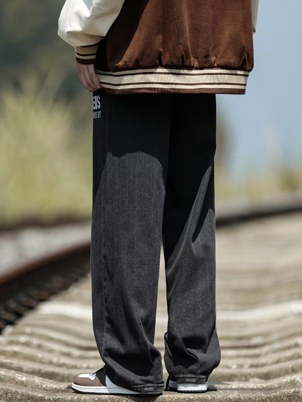 EMMIOL Jeans sueltos con detalle de costuras con logo para hombre