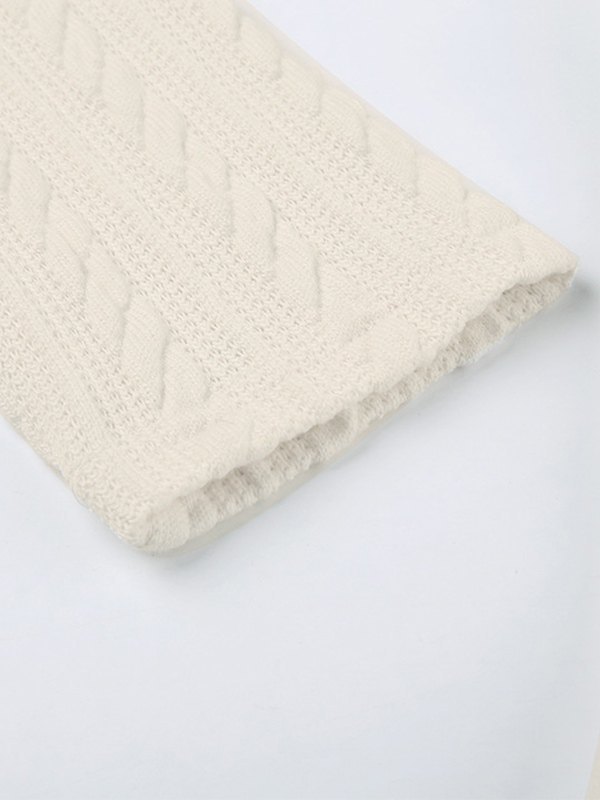 EMMIOL Kurz geschnittene Strickjacke mit Zopfmuster und Kapuze und Fuzzy-Besatz