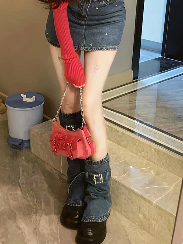 EMMIOL Scaldamuscoli in denim svasato alla caviglia con cinturino con fibbia