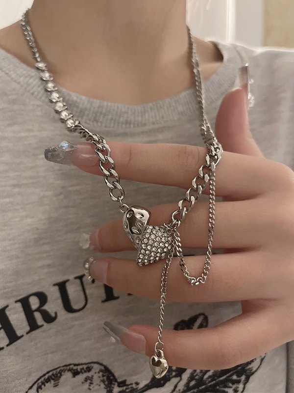 EMMIOL Collar de cadena con dije de corazón de diamantes de imitación irregulares