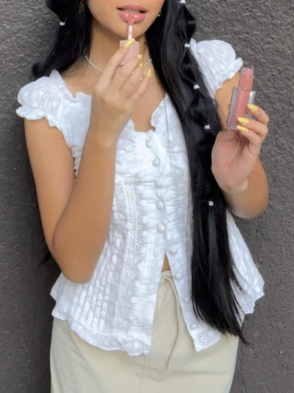 EMMIOL Button Down Broidered Lace Crop Blouse