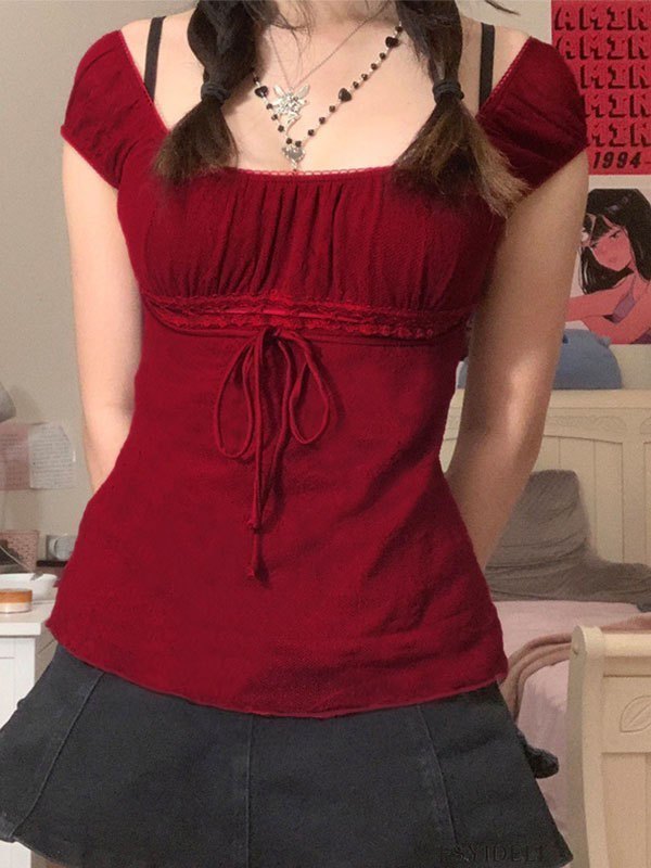 EMMIOL Bluse mit Spitzenschleife und rotem Spitzenbesatz
