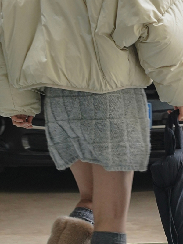 EMMIOL Einfarbiger schmaler Minirock aus kariertem Fleece