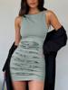 EMMIOL Ärmelloses, tailliertes Minikleid mit Blumenmuster und Cut-Out