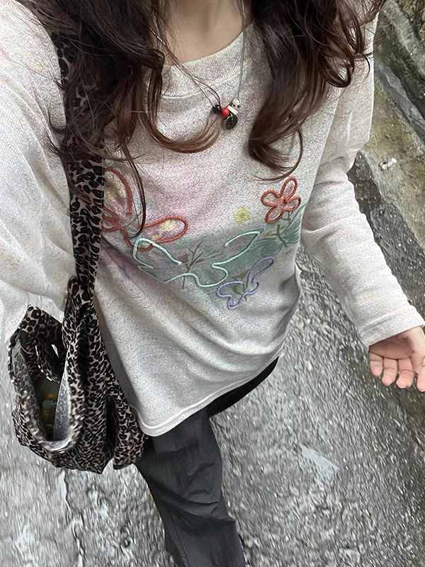 EMMIOL Maglietta oversize a maniche lunghe con protezione solare ricamata a farfalla colorata