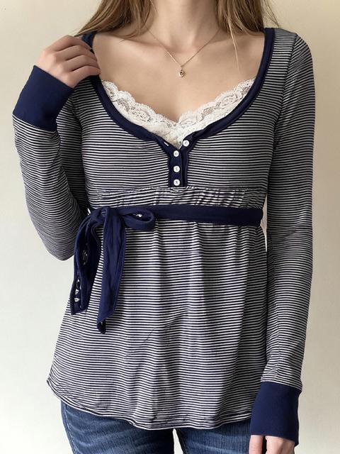 Rayas de encaje en contraste de manga larga