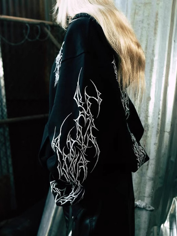 EMMIOL Sweatshirts mit Retro-Gothic-Print