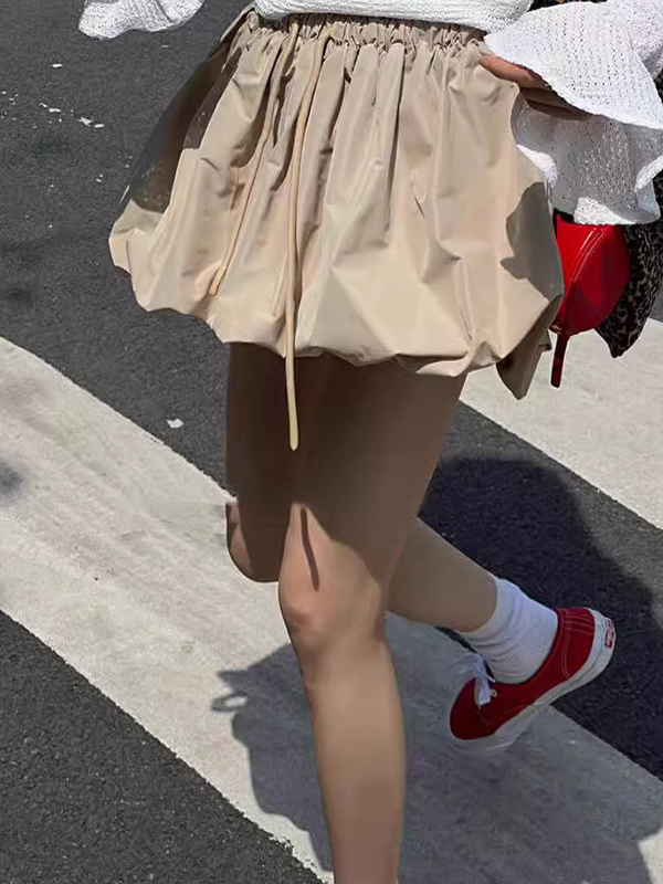 EMMIOL Minigonna dolce con boccioli di fiori e coulisse